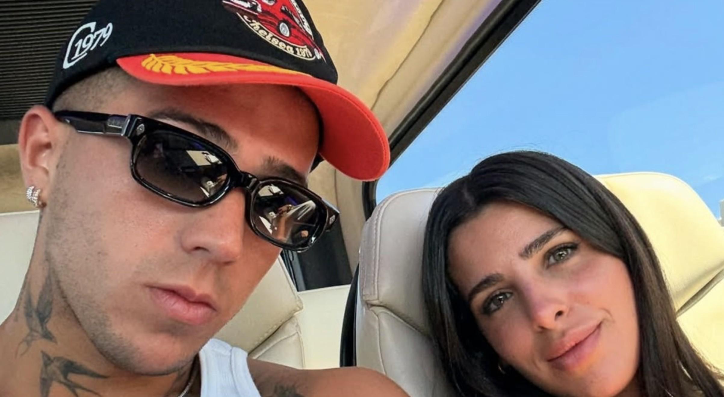 世界杯客户端升级说明-享受假期，恩佐与家人一同来到了希腊度假