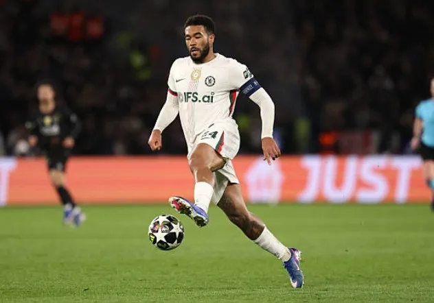 世界杯直播软件更新-里斯-詹姆斯vs巴黎数据：3次关键传球，6夺回球权，对抗8胜6