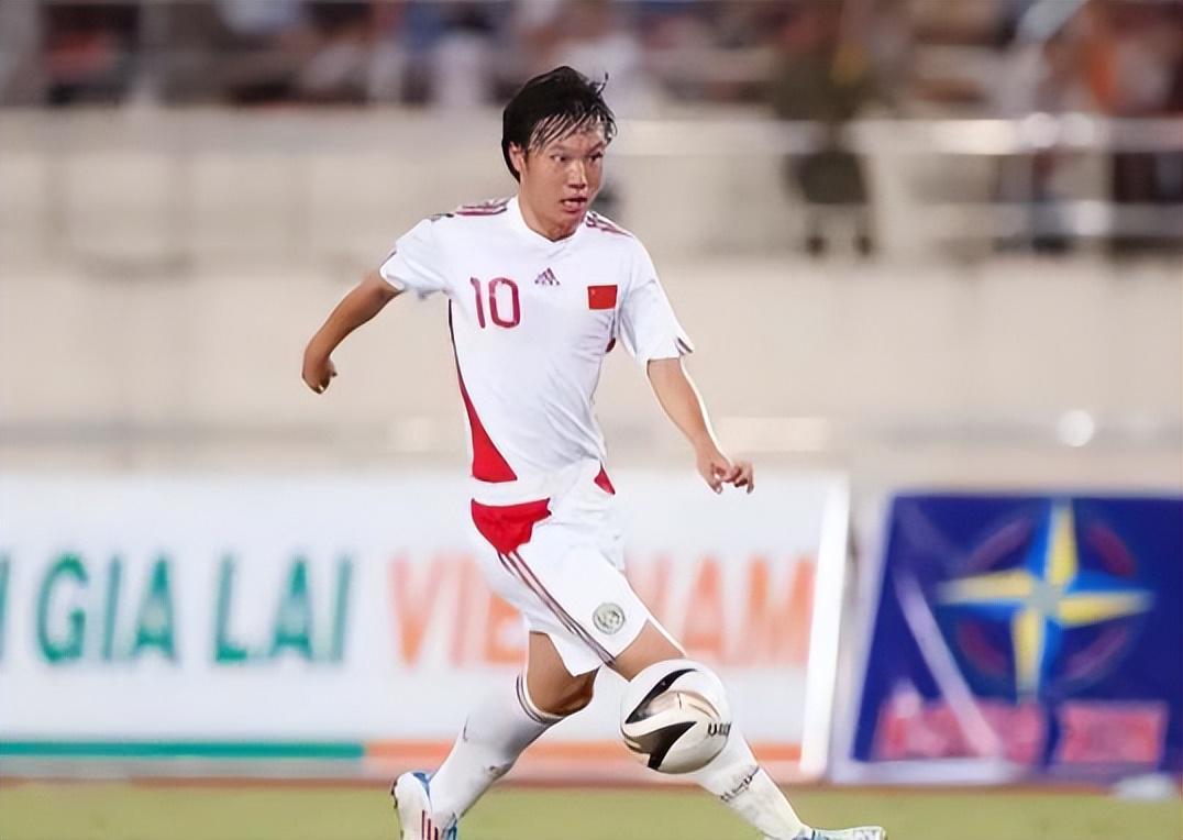 世界杯官方app下载中心-意外！武汉三镇为何没让邓卓翔进新帅教练组，背后原因找到了