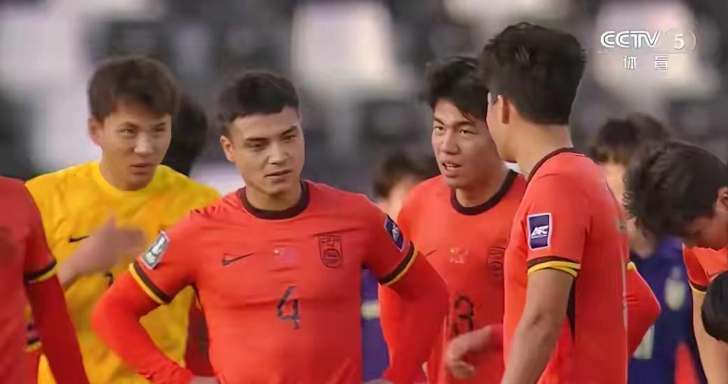 0-0惊险出线！国足五大痛点引球迷意难平。