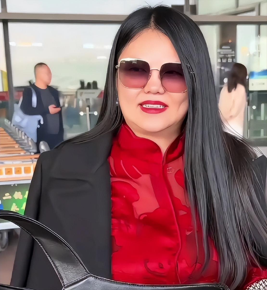 世界杯手机观看平台-这回真洗不白了！ 高调炫富的李湘再传&amp;quot;噩耗&amp;quot;，被扒的&amp;quot;底裤&amp;quot;不剩