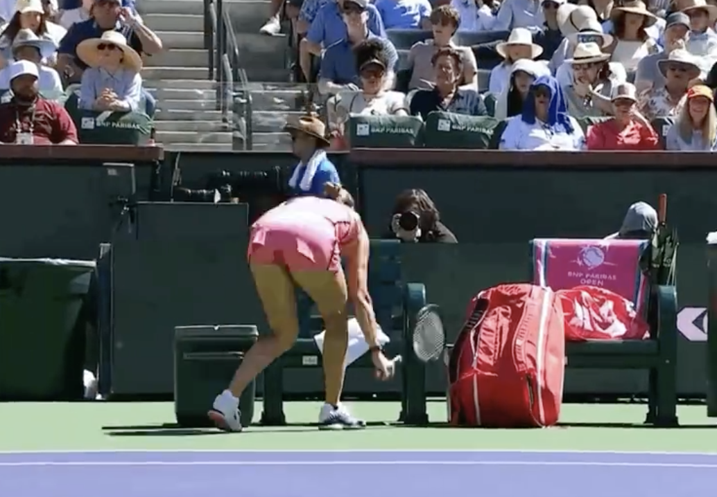 世界杯直播软件更新-将世界第1打到摔球拍！26岁美女连赢12次TOP10遭终结 曾遭咸猪手